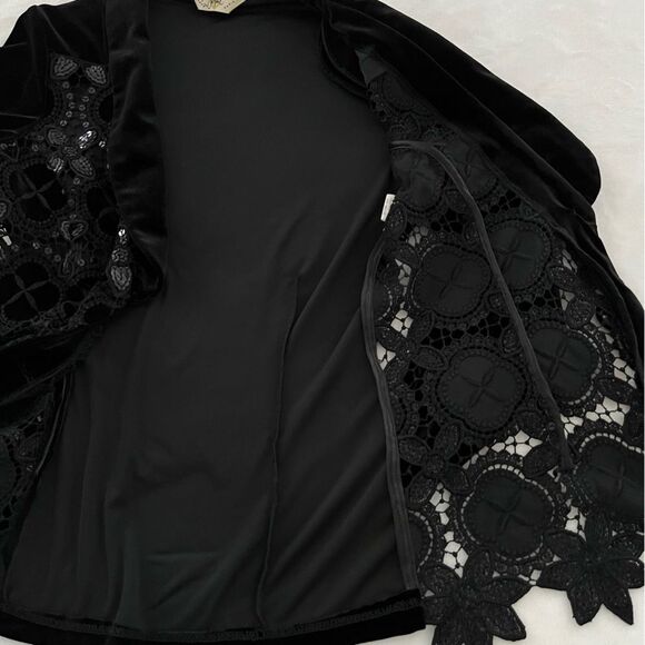 RARE VINTAGE Sagaie Paris Black Velvet Crochet Lace Sequin Blazer, Size 2 - Picture 10 of 15